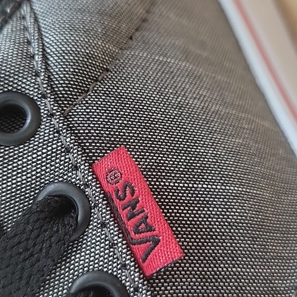 Van's Atwood in the box Brand new authentic. - Picture 3 of 15